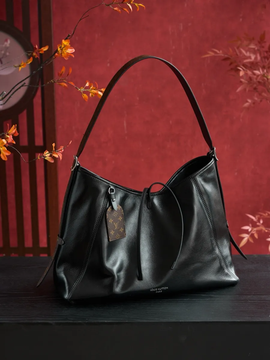 루비이통_CARRYALL_MM_데일리백_M25143.JPG