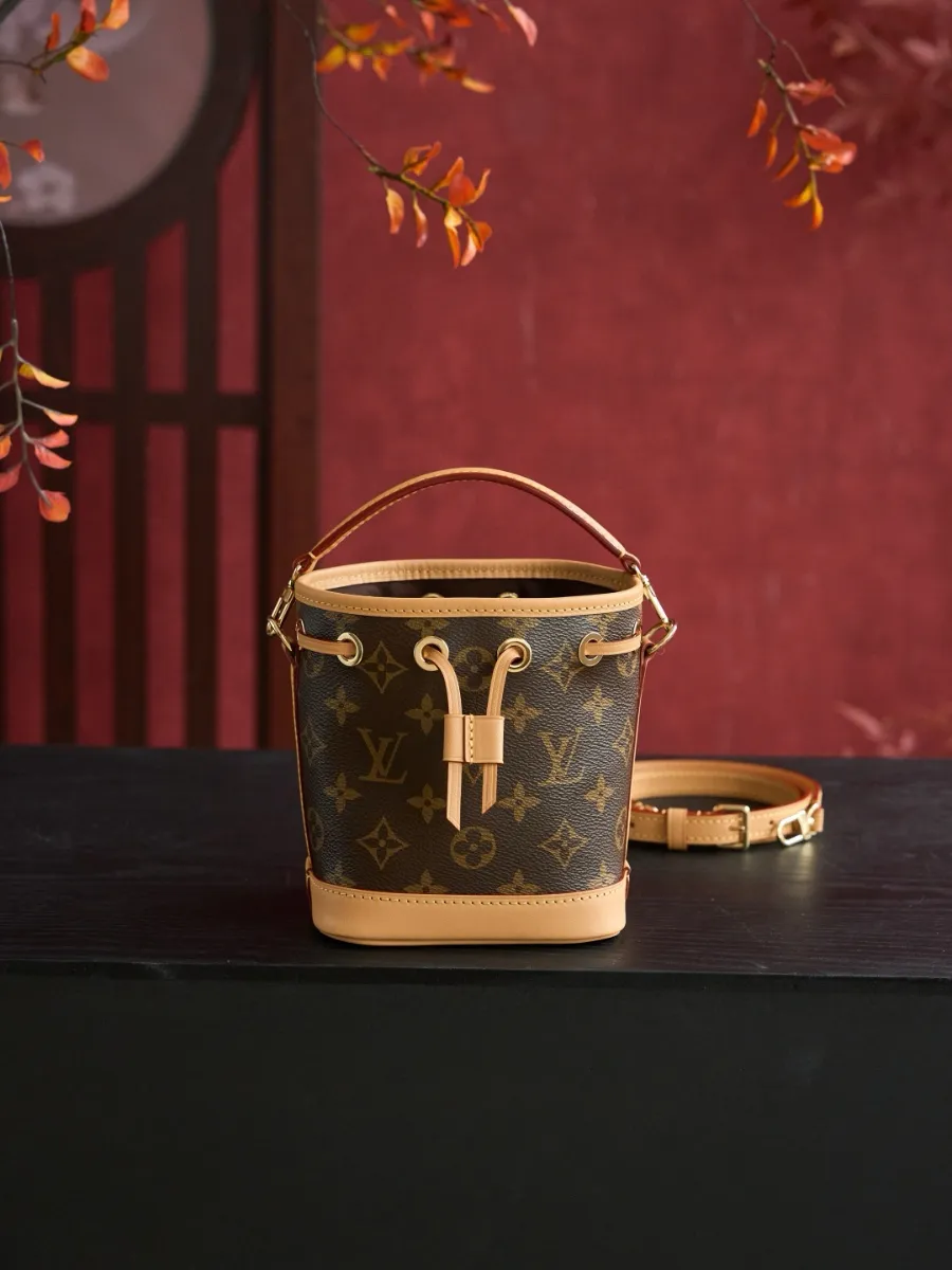 LOUISVUITTON_루이비통_모노그램_토트백_노에_M81266.JPG