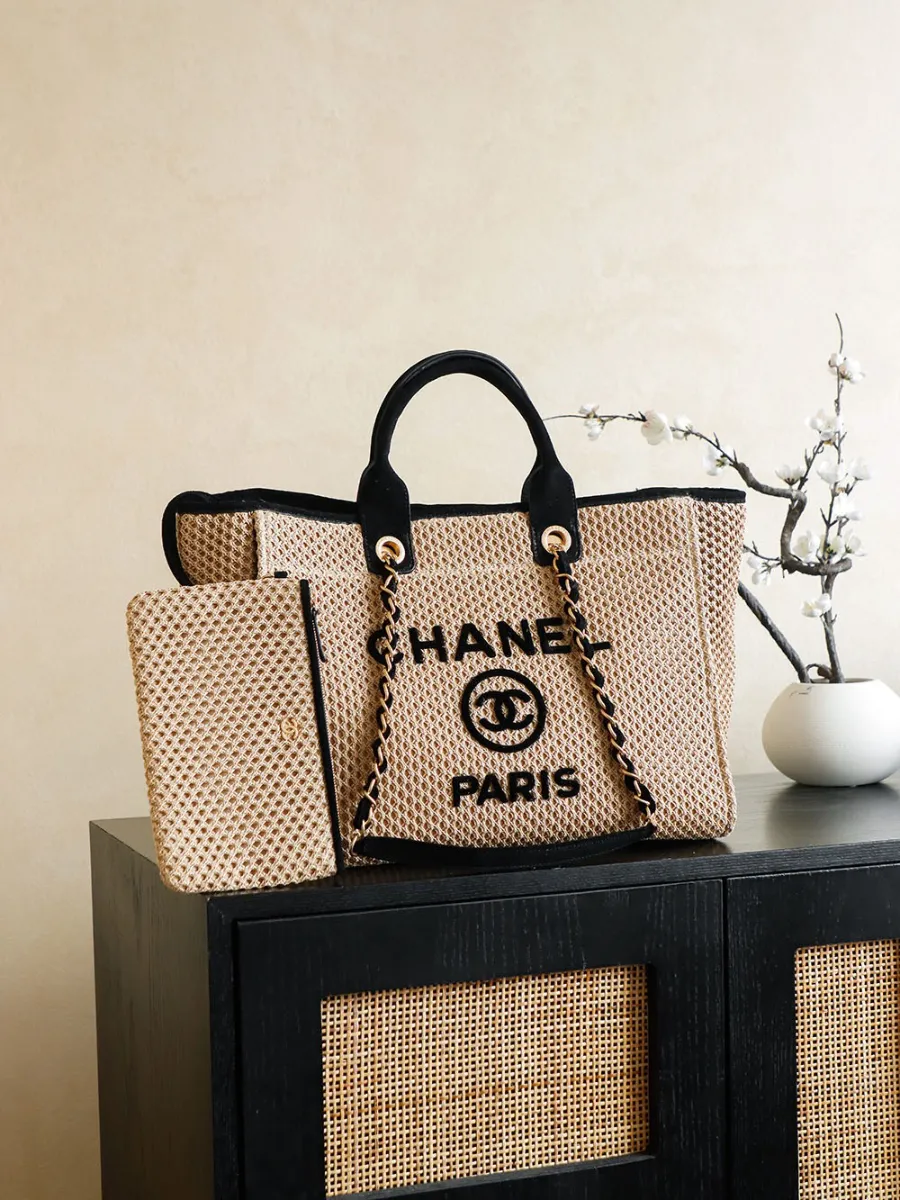 chanel26_cruise_a66941_front.jpg