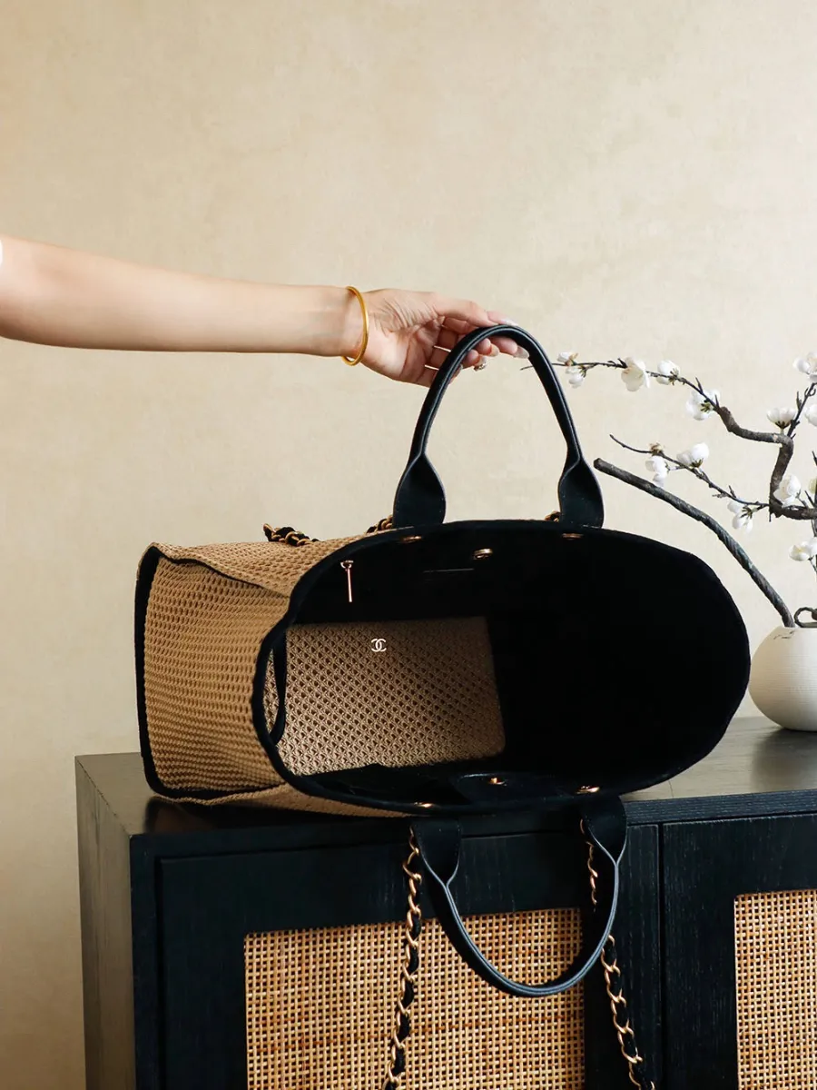 chanel26_cruise_a66941_inside.jpg
