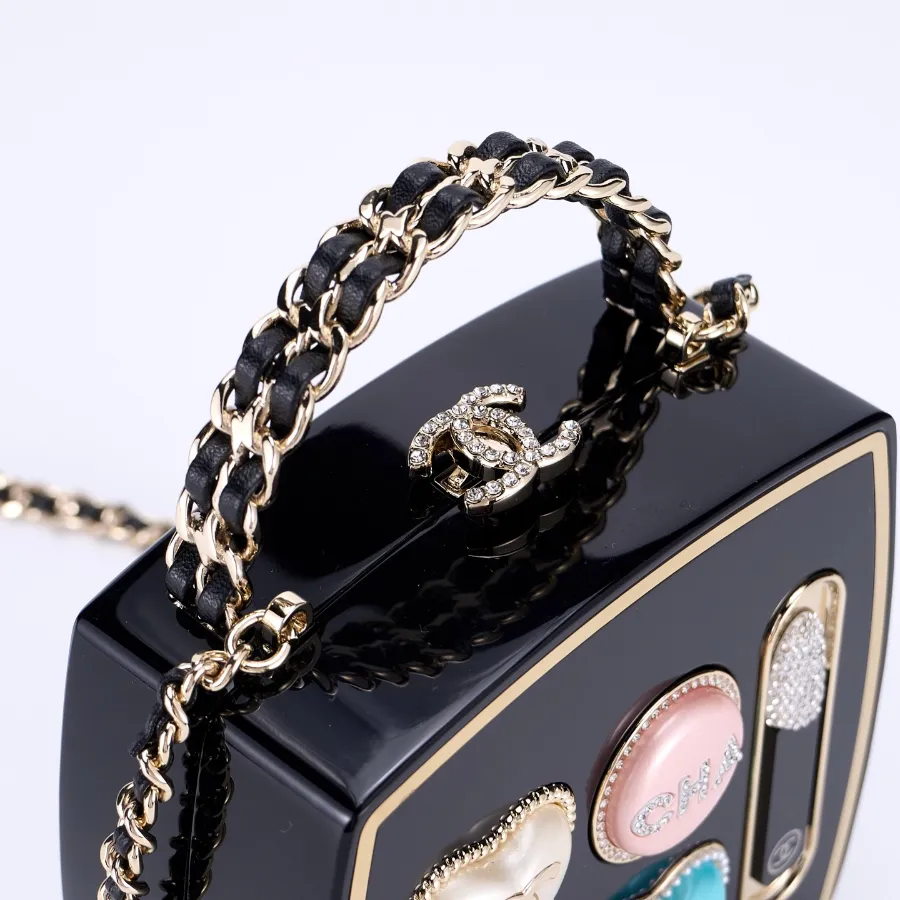 chanel_as5652_detail_03.jpg