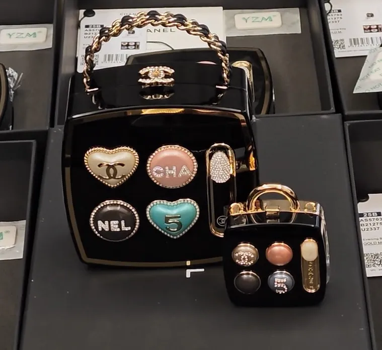 chanel_as5652_front.jpg