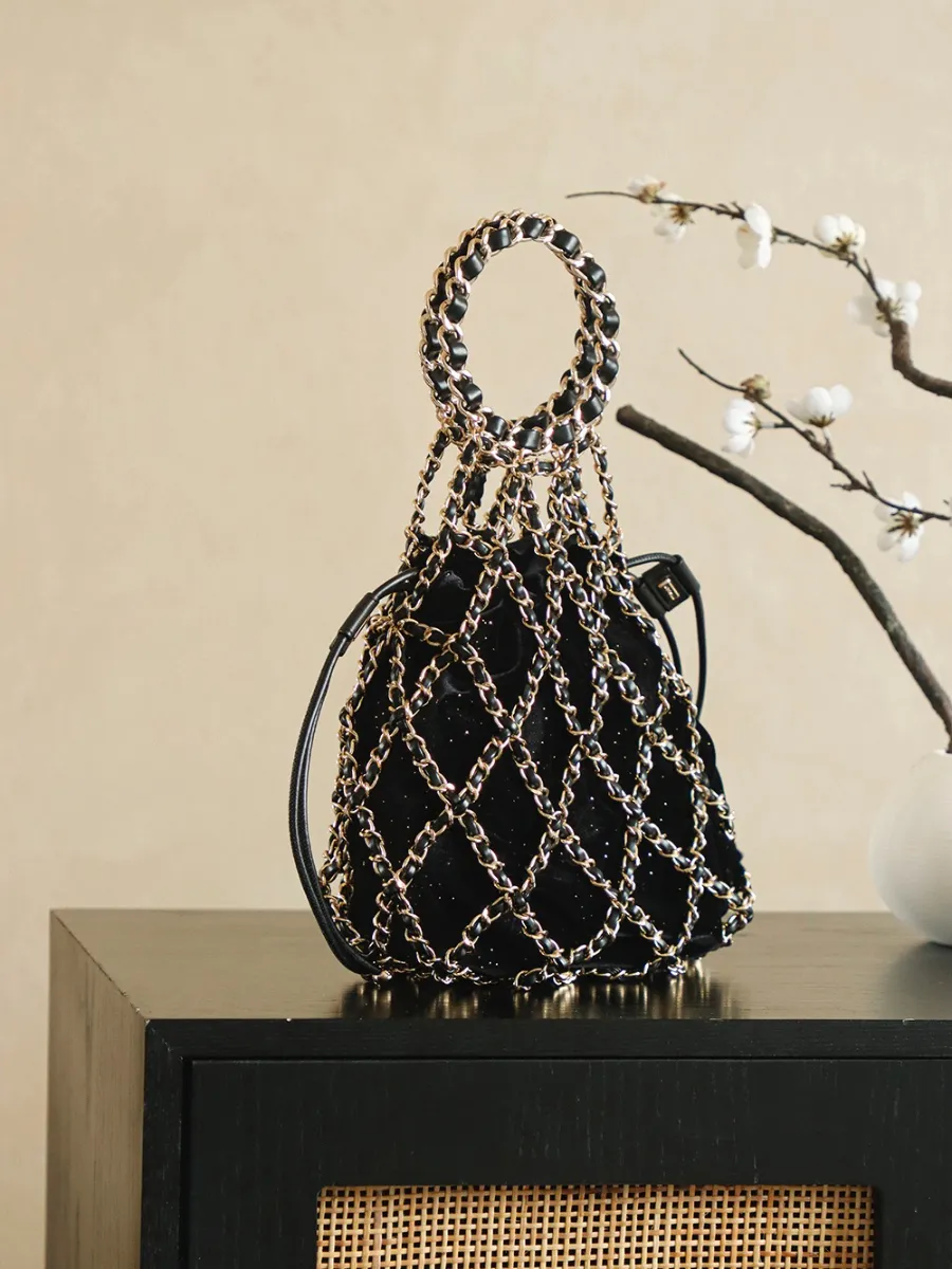 chanel_cc_42cm_detail_04.jpg