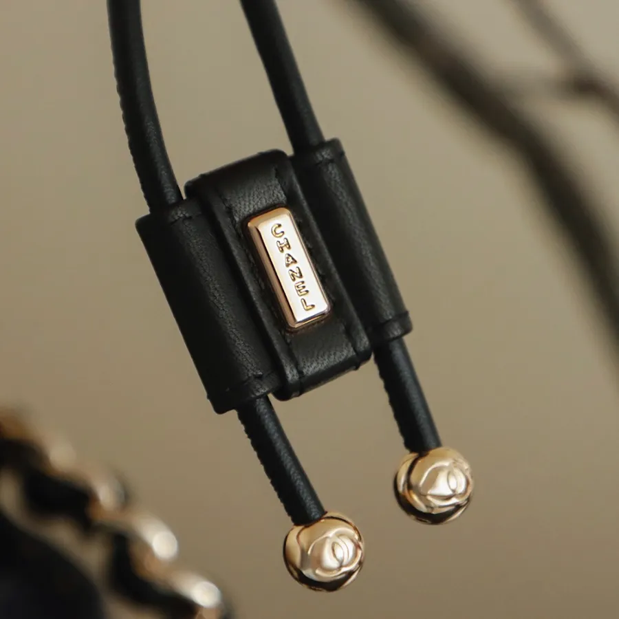 chanel_cc_42cm_detail_15.jpg