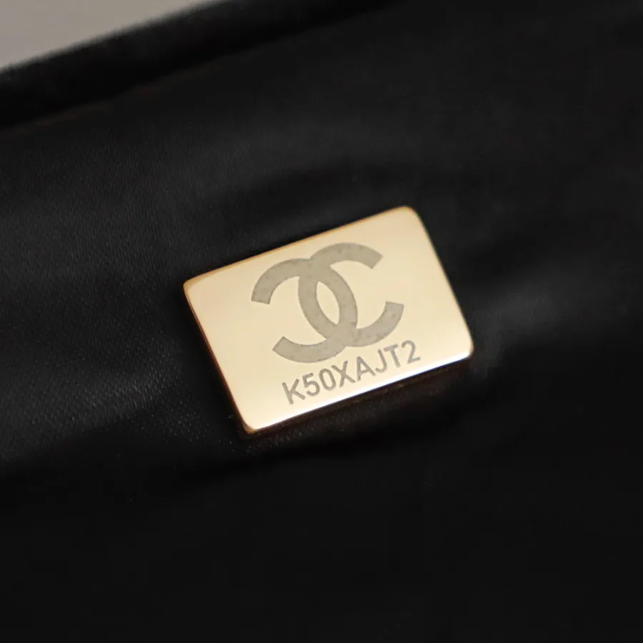 chanel_cc_42cm_detail_17.jpg