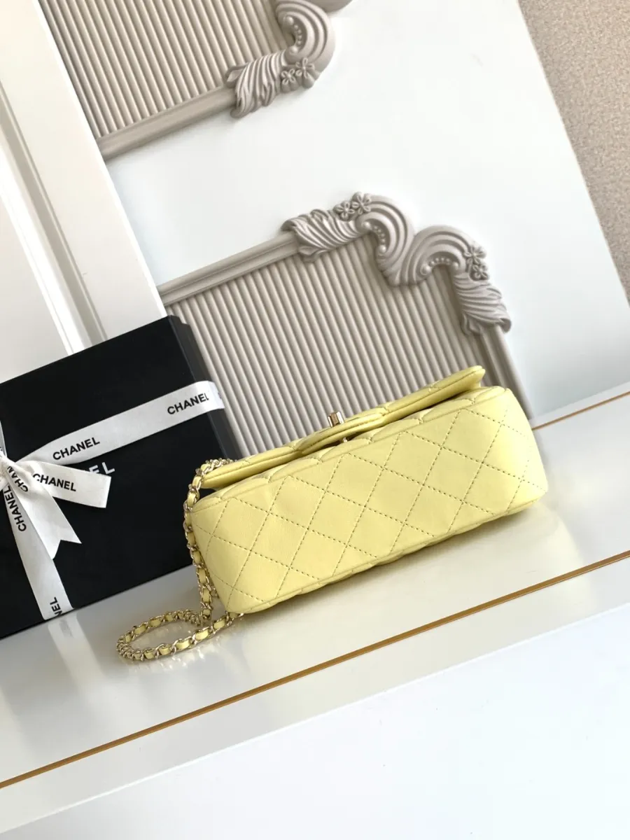 chanel_20bag_as2431_inside.jpg