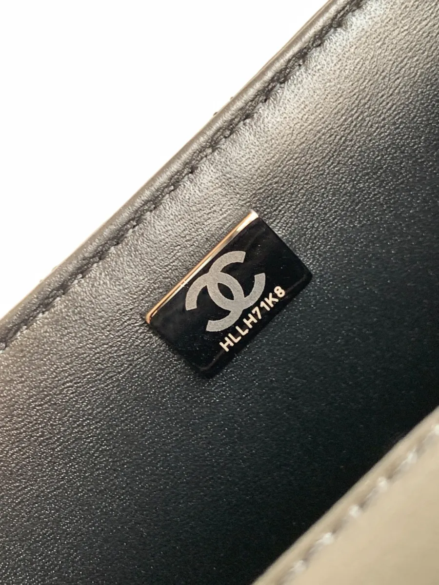 chanel_latest_mini_grained_lambskin_20bag_as2431_detail_05.jpg