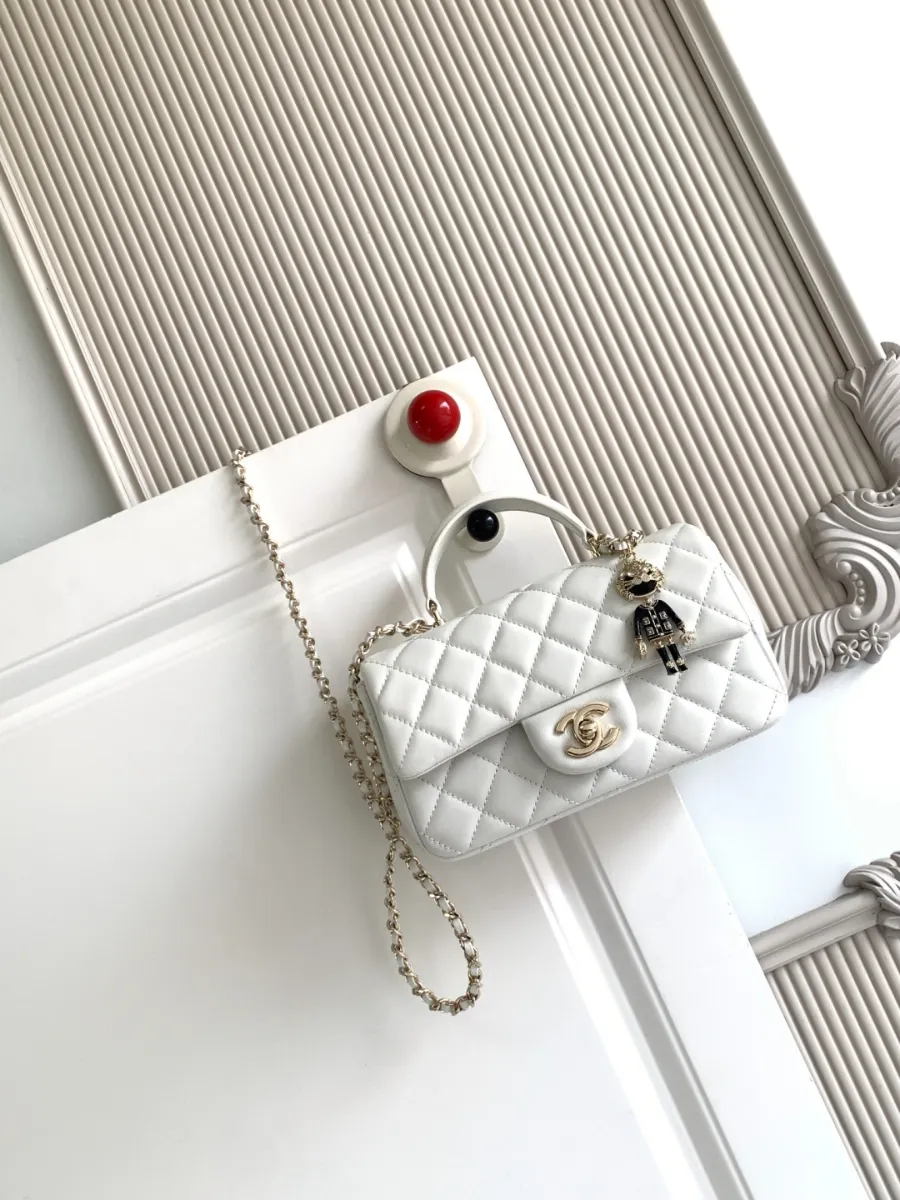 chanel_latest_mini_grained_lambskin_20bag_as2431_detail_01_1.jpg