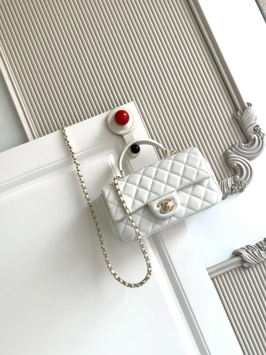 chanel_latest_mini_grained_lambskin_20bag_as2431_detail_01.jpg
