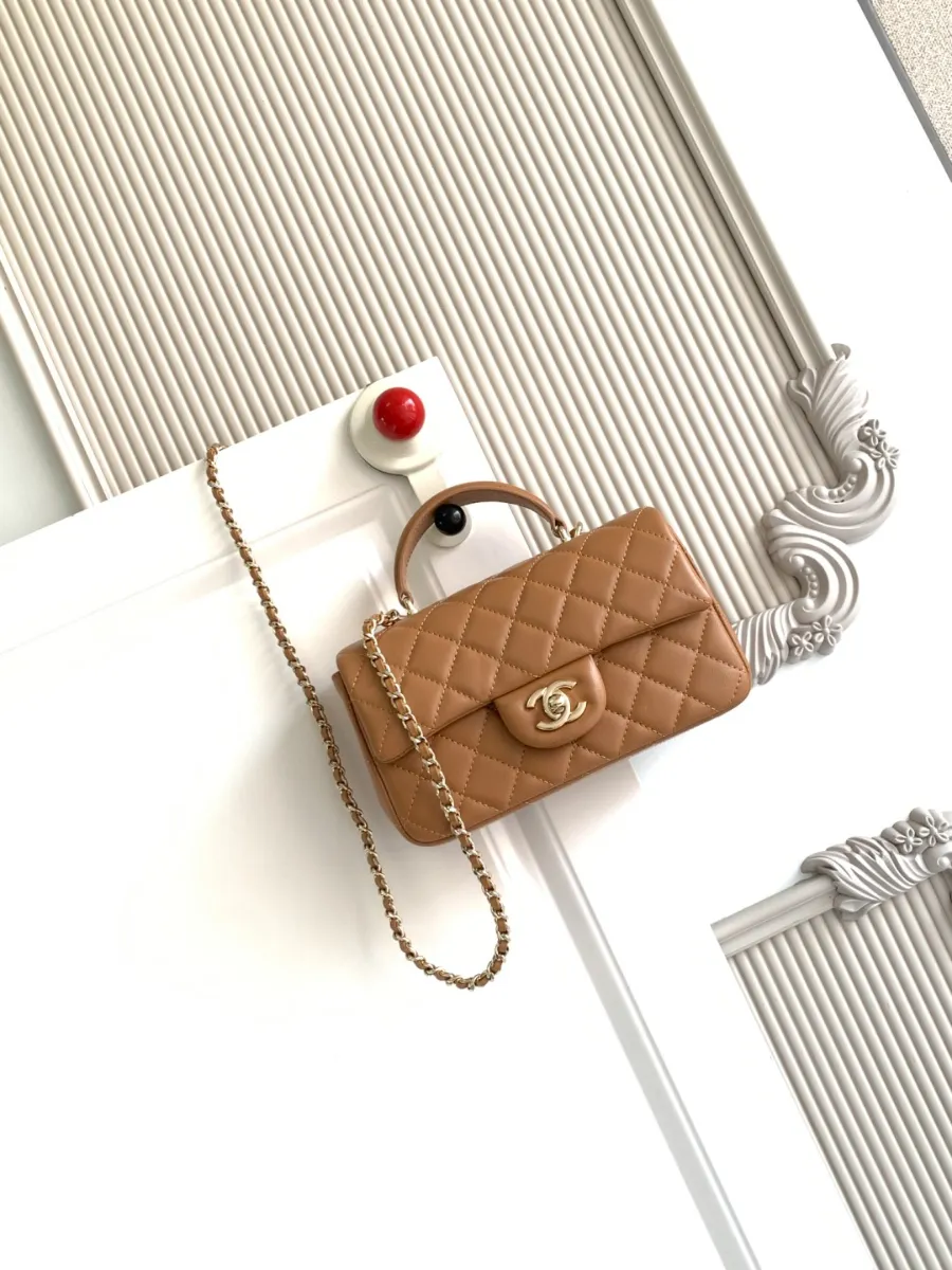 chanel_latest_mini_grained_lambskin_20bag_as2431_detail_01.jpg