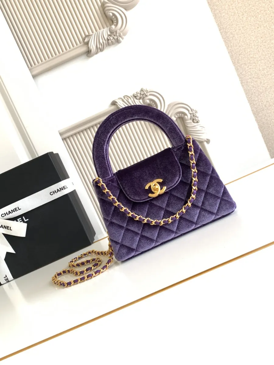 chanel_silkeubelbes_kellybag_as4416_front.jpg