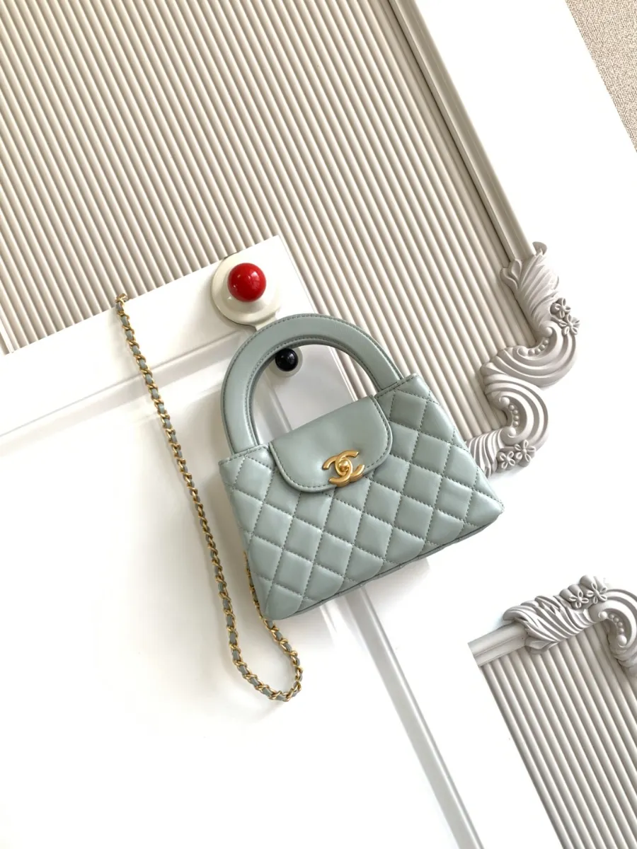 chanel_lambskin_kellybag_as4416_detail_01.jpg