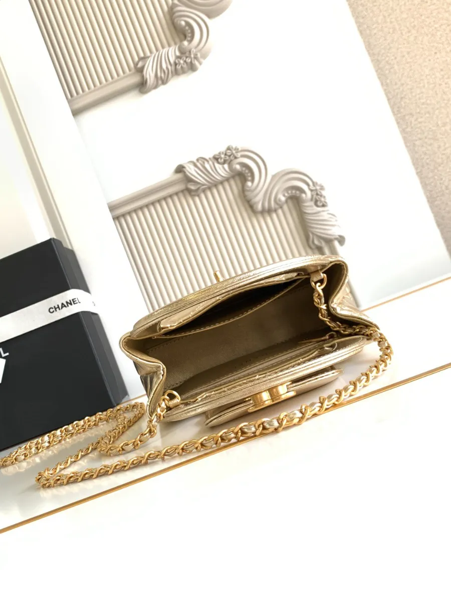chanel_lambskin_kellybag_as4416_inside.jpg