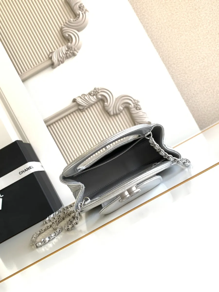 chanel_lambskin_kellybag_as4416_inside.jpg