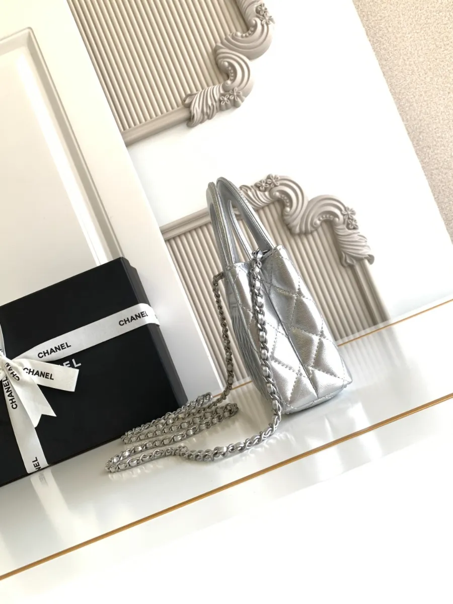 chanel_lambskin_kellybag_as4416_side.jpg
