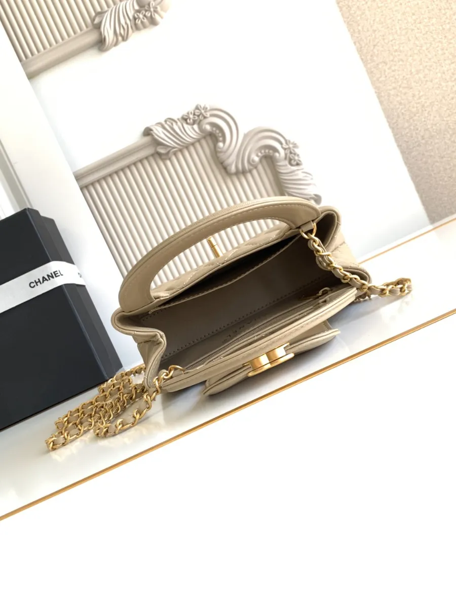 chanel_lambskin_kellybag_as4416_inside.jpg