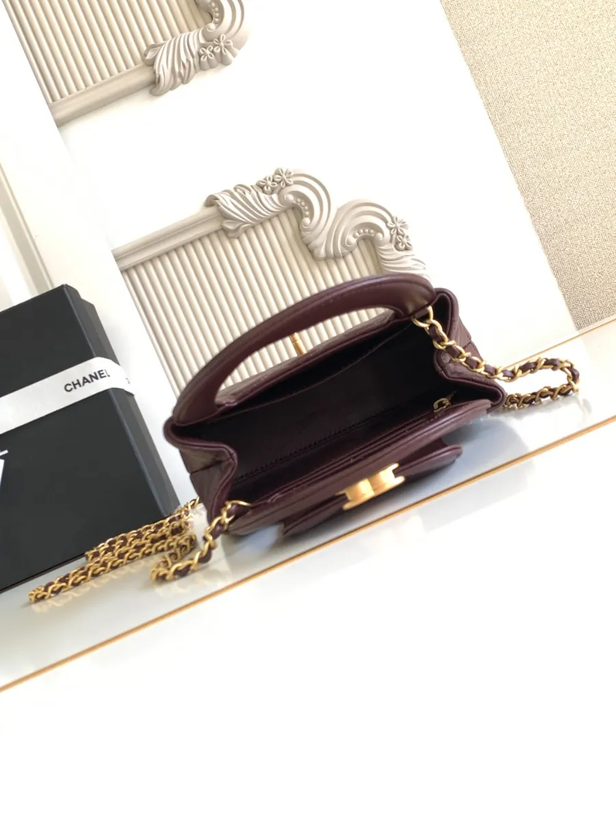 chanel_lambskin_kellybag_as4416_inside.jpg