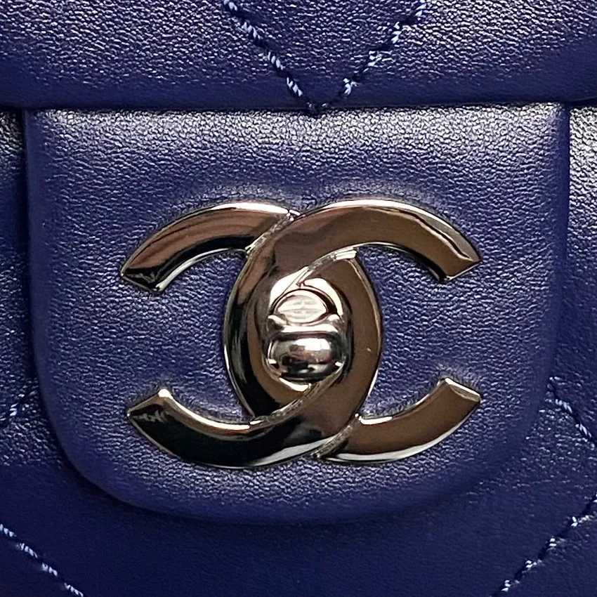 chanel_vintage_paris-london_flap-bag_9902_inside.jpg