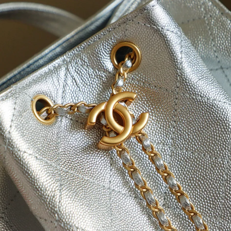 chanel_25b_double_shoulder-bag_backpack_as5600_detail_02.jpg