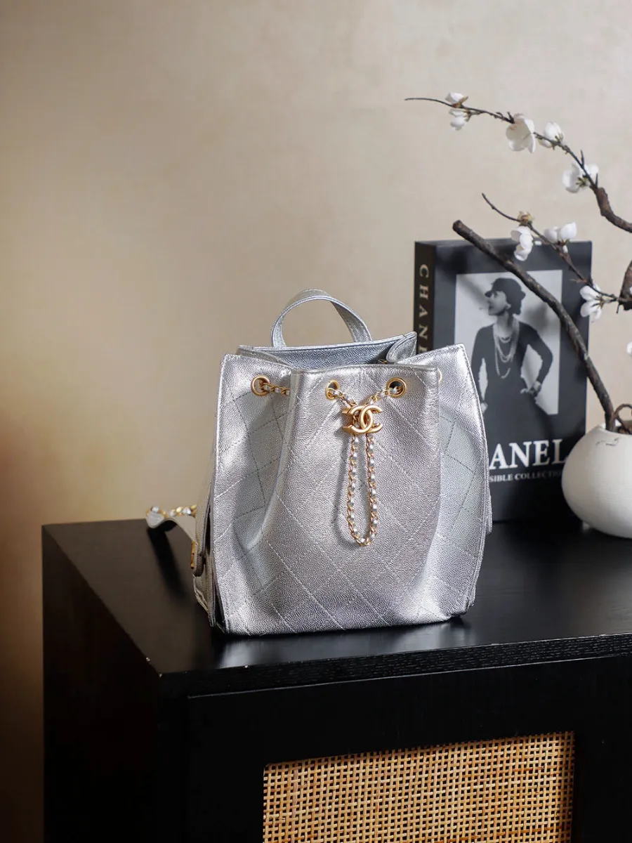 chanel_25b_double_shoulder-bag_backpack_as5600_front.jpg
