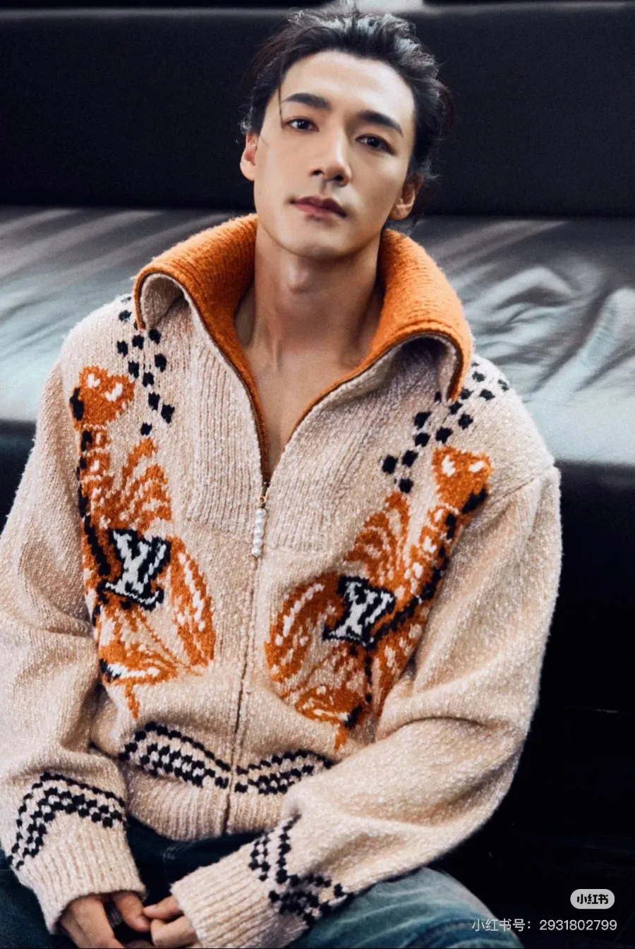 Louis Vuitton 루이비통 자수 니트 허리 집업 가디건 [가격문의상품입니다] 13