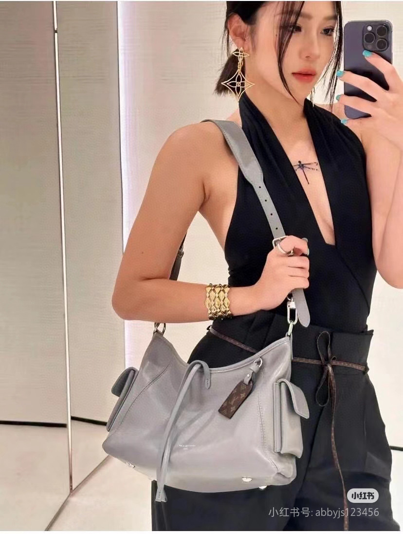 Louis Vuitton 루이비통 CarryAll Cargo 스몰 토트백 33cm M12579 2