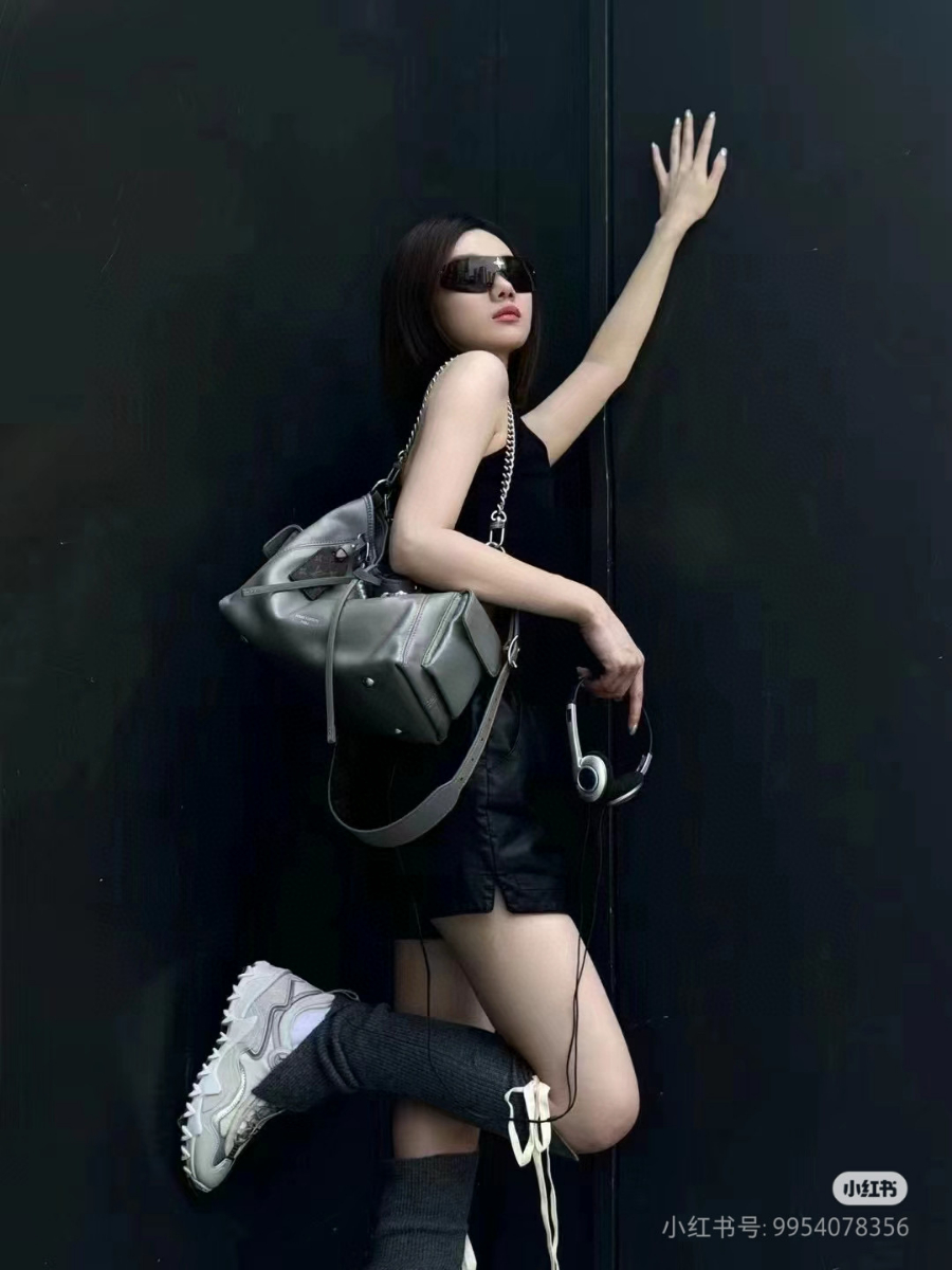 Louis Vuitton 루이비통 CarryAll Cargo 스몰 토트백 33cm M12579 3