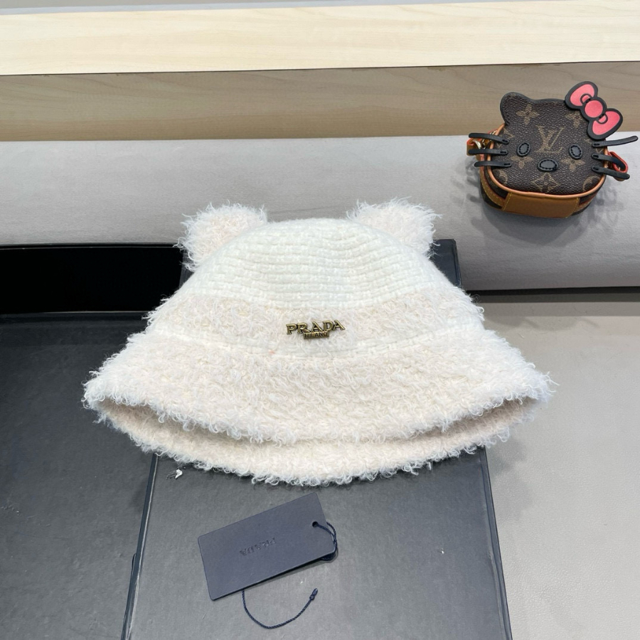 PRADA 프라다 귀여운 곰돌이 니트 버킷햇 - 겨울 신상 양털 퍼모자 1