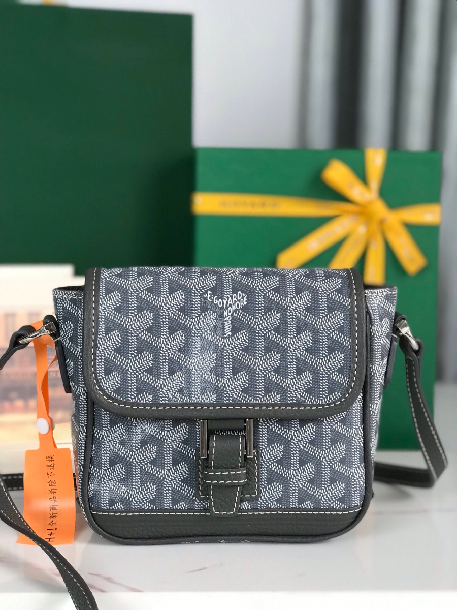 Goyard 고야드 Grand Bleu PM 크로스백 1