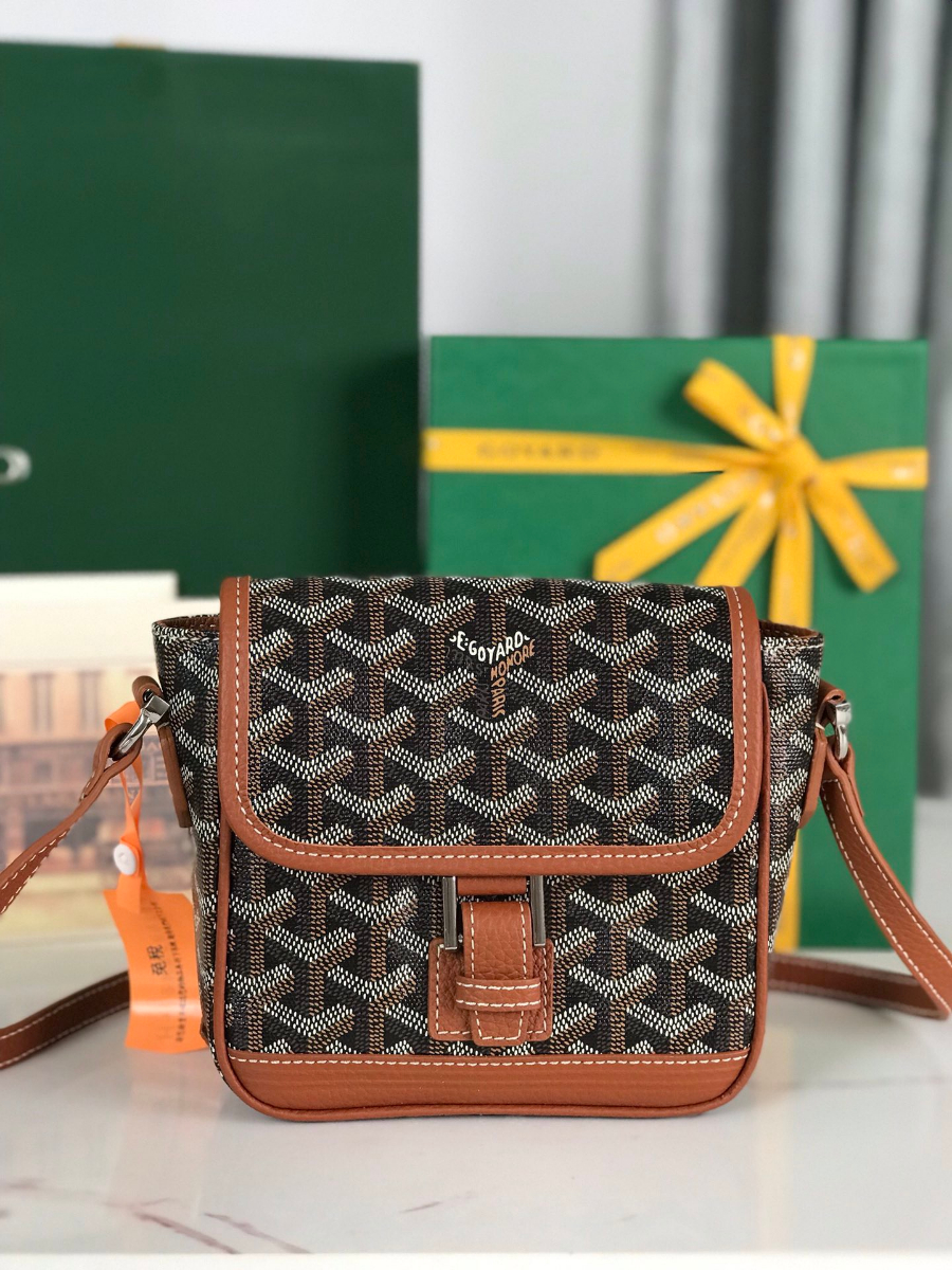 Goyard 고야드 Grand Bleu PM 크로스백 1