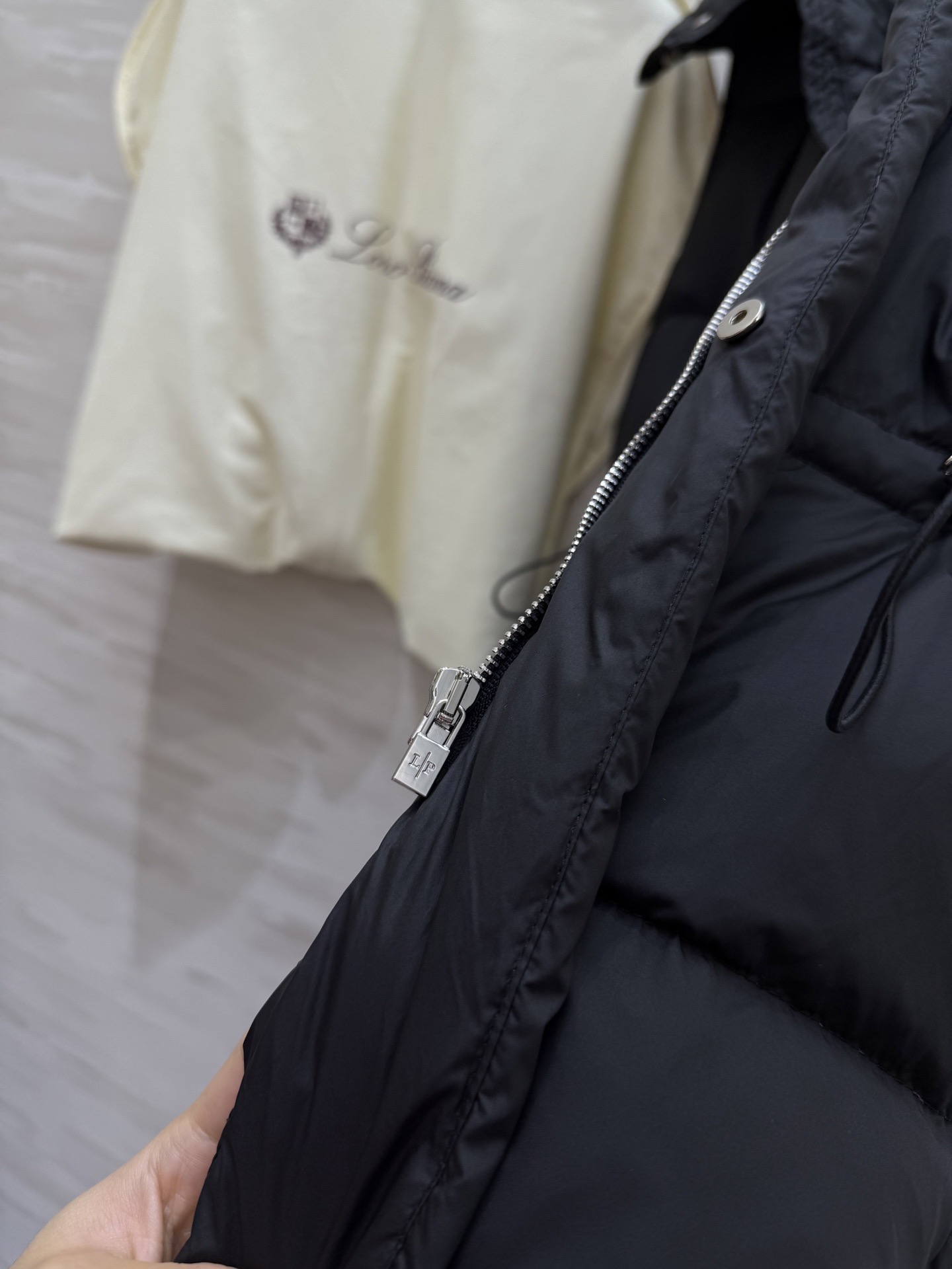 Loro Piana 로로피아나 여성 25FW 후드 다운 조끼 아우터 14