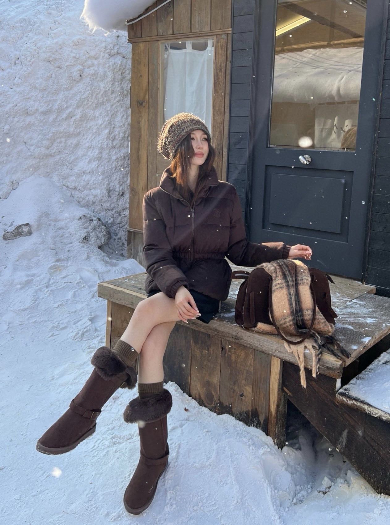 Brunello Cucinelli 브루넬로 쿠치넬리 2025 가을·겨울 여성 하이넥 허리 스트링 구스다운 점퍼 7