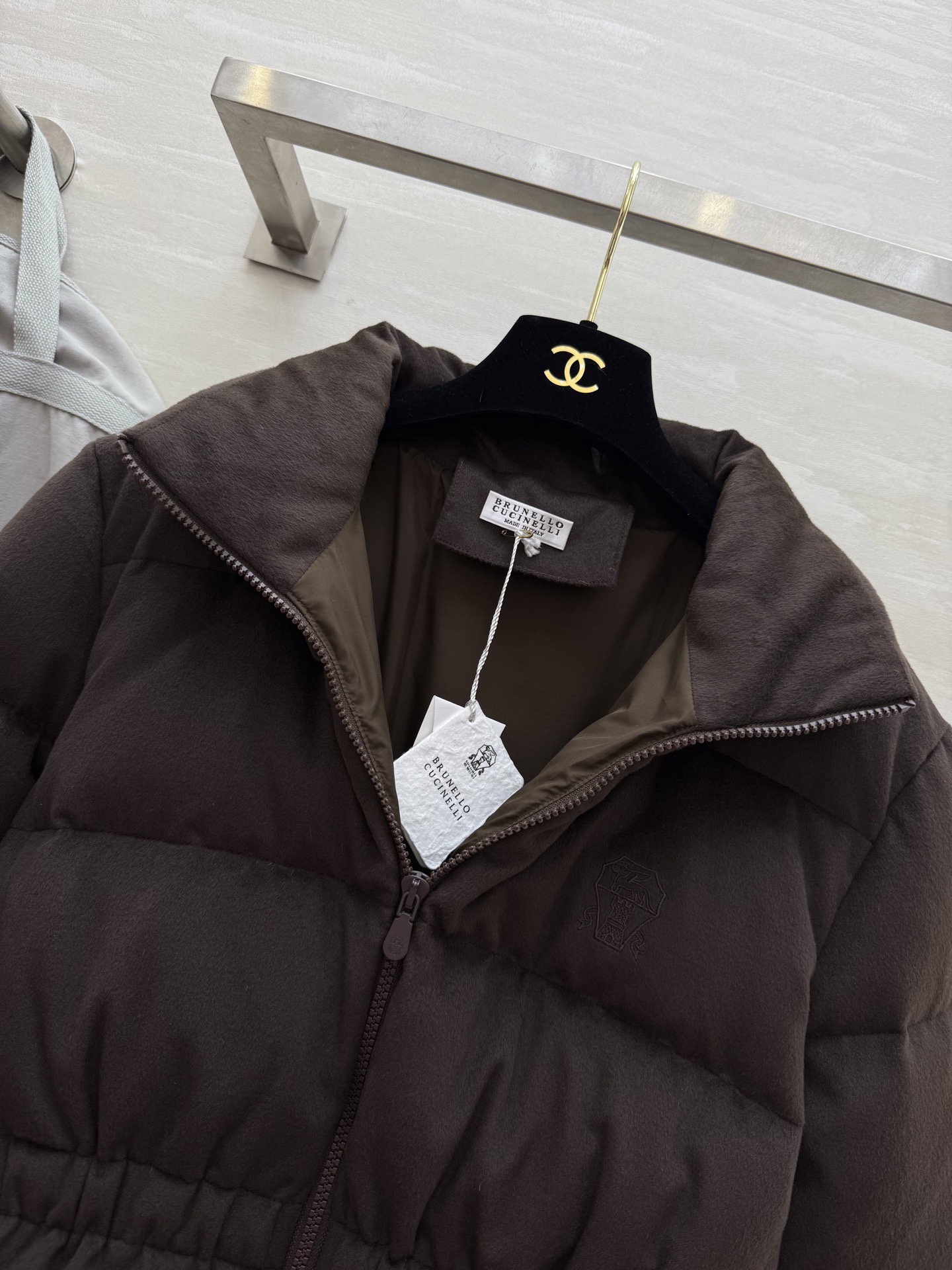 Brunello Cucinelli 브루넬로 쿠치넬리 2025 가을·겨울 여성 하이넥 허리 스트링 구스다운 점퍼 15