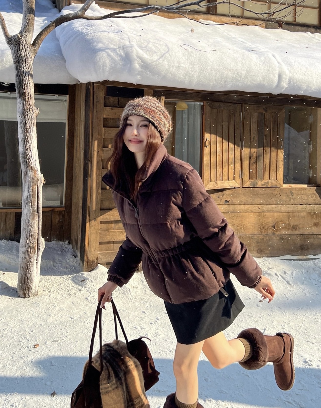 Brunello Cucinelli 브루넬로 쿠치넬리 2025 가을·겨울 여성 하이넥 허리 스트링 구스다운 점퍼 1