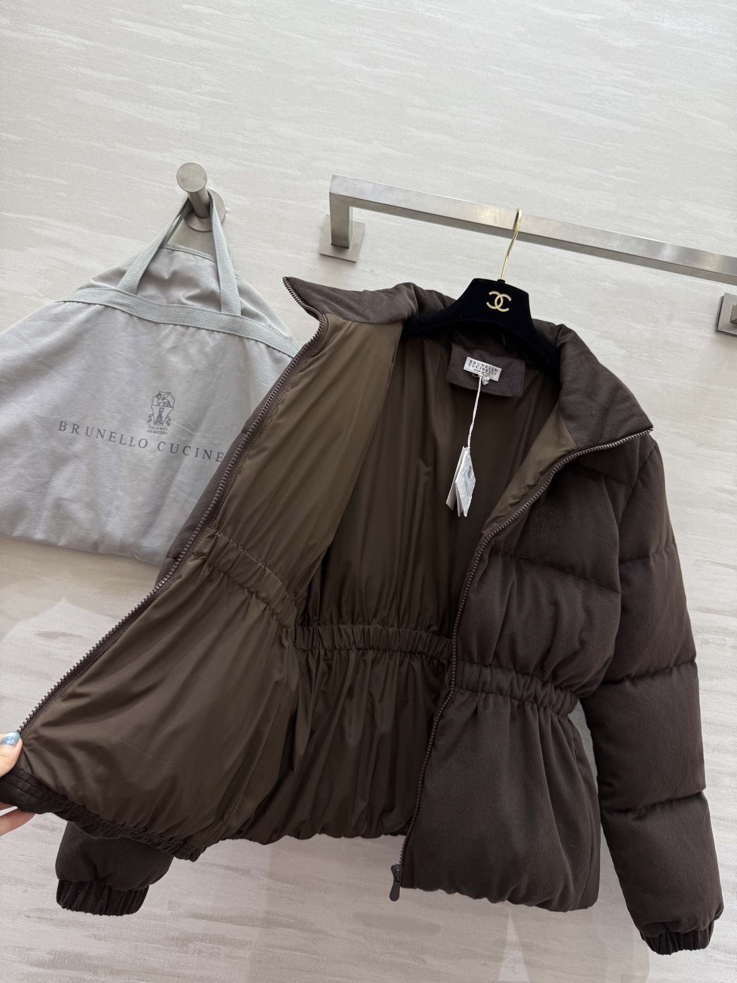 Brunello Cucinelli 브루넬로 쿠치넬리 2025 가을·겨울 여성 하이넥 허리 스트링 구스다운 점퍼 18