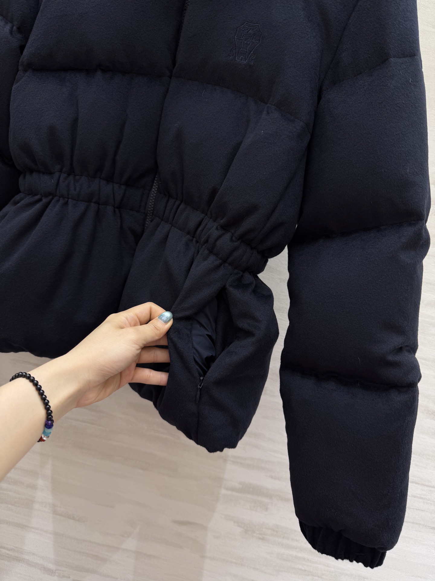 Brunello Cucinelli 브루넬로 쿠치넬리 2025 가을·겨울 여성 하이넥 허리 스트링 구스다운 점퍼 15