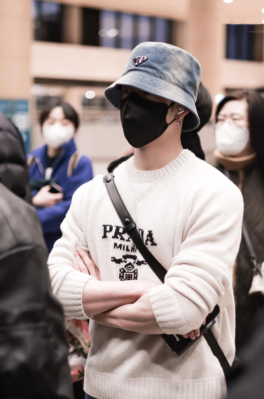 PRADA 프라다 2025FW 라운드 니트 1