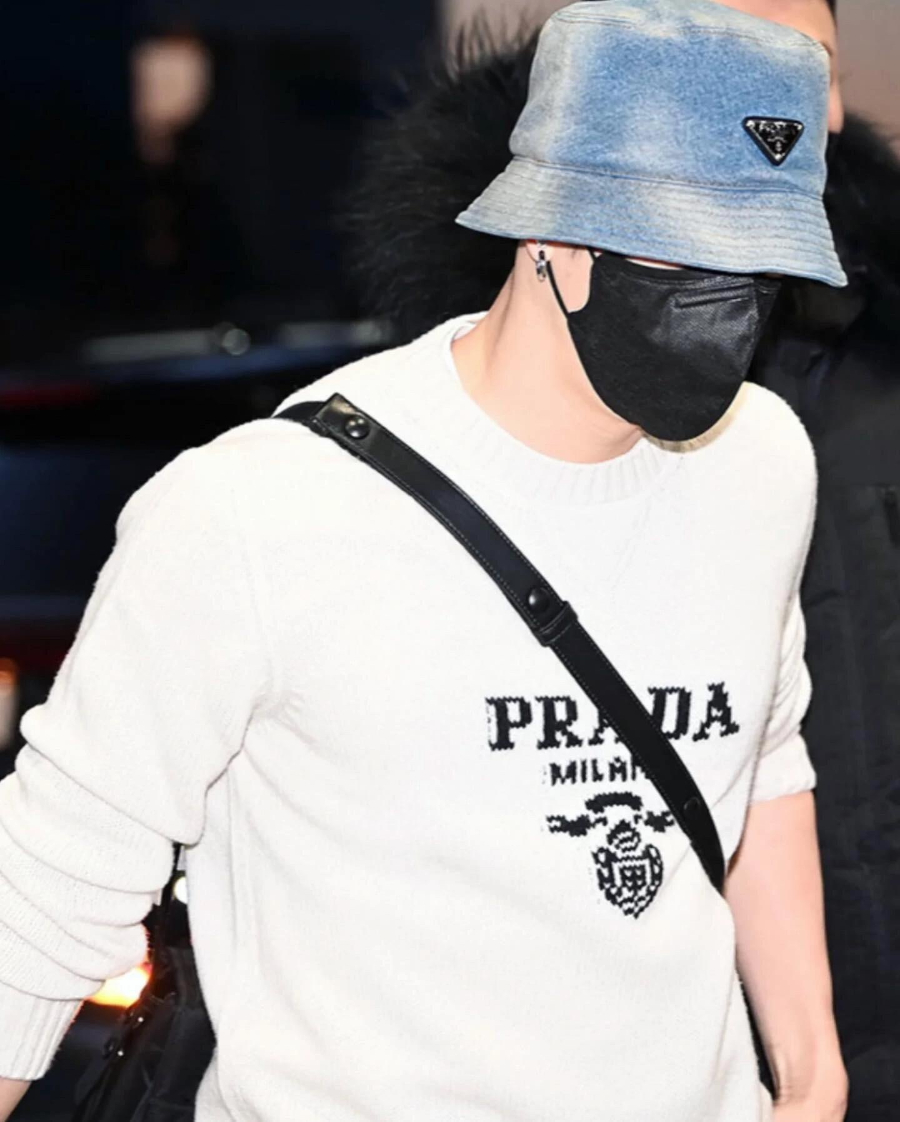 PRADA 프라다 2025FW 라운드 니트 3