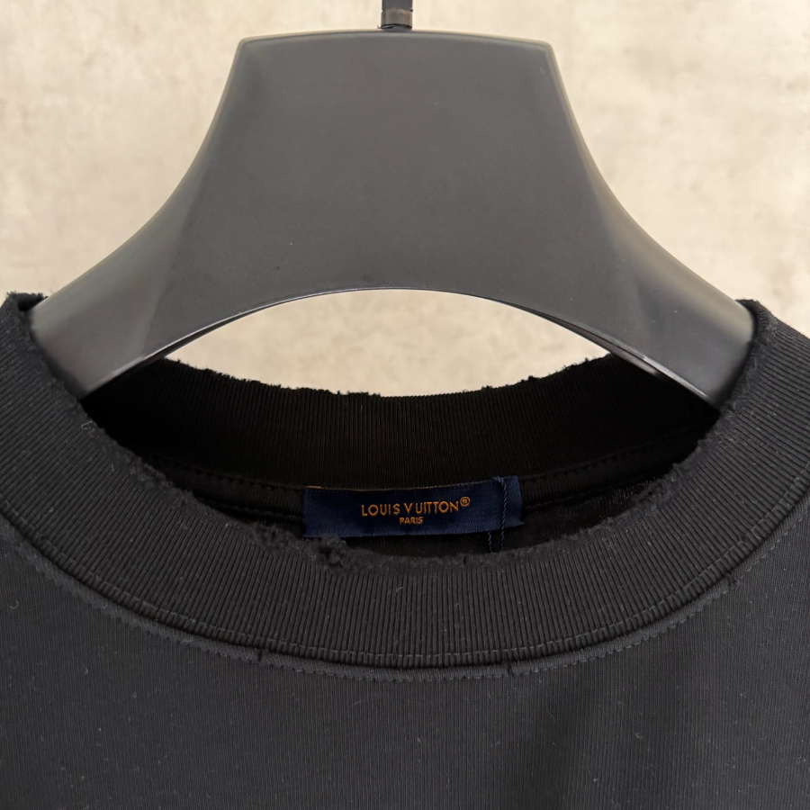 LOUIS VUITTON 루이비통 SS2023 자수 로고 반팔 티셔츠 블랙 5