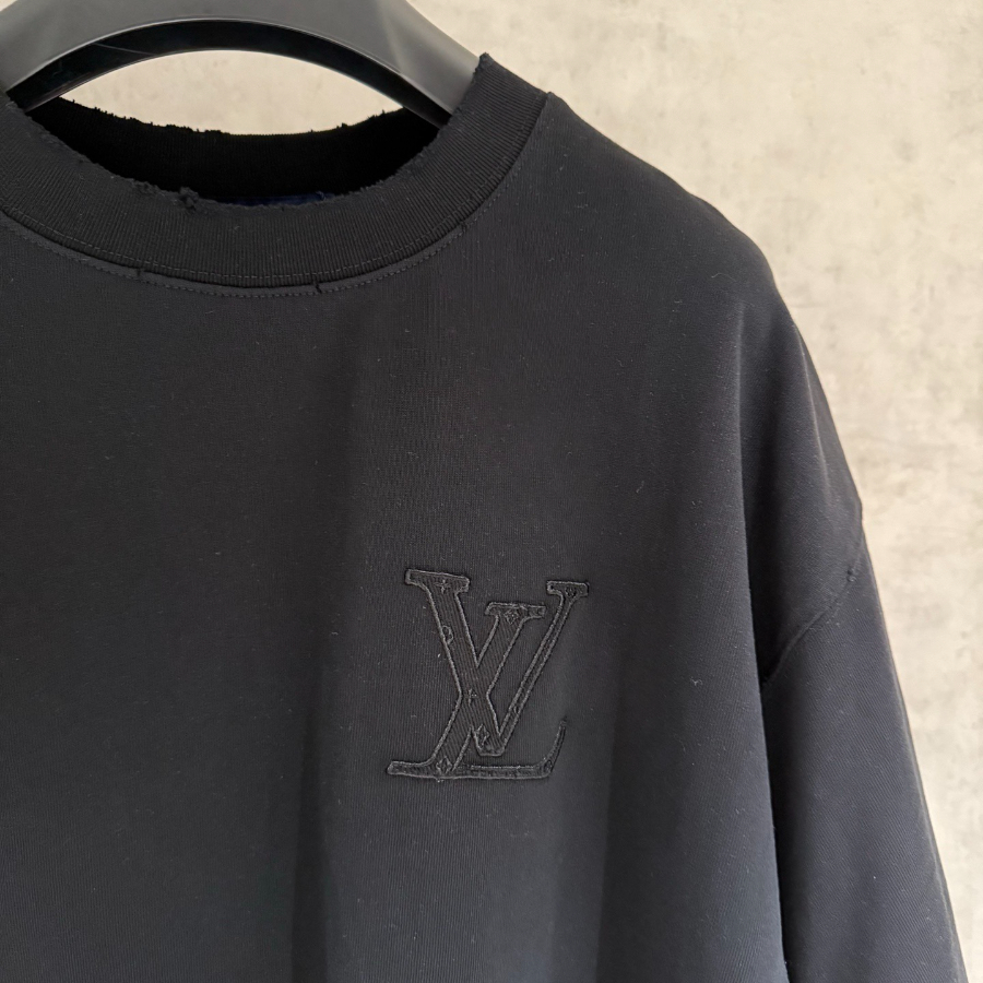 LOUIS VUITTON 루이비통 SS2023 자수 로고 반팔 티셔츠 블랙 6