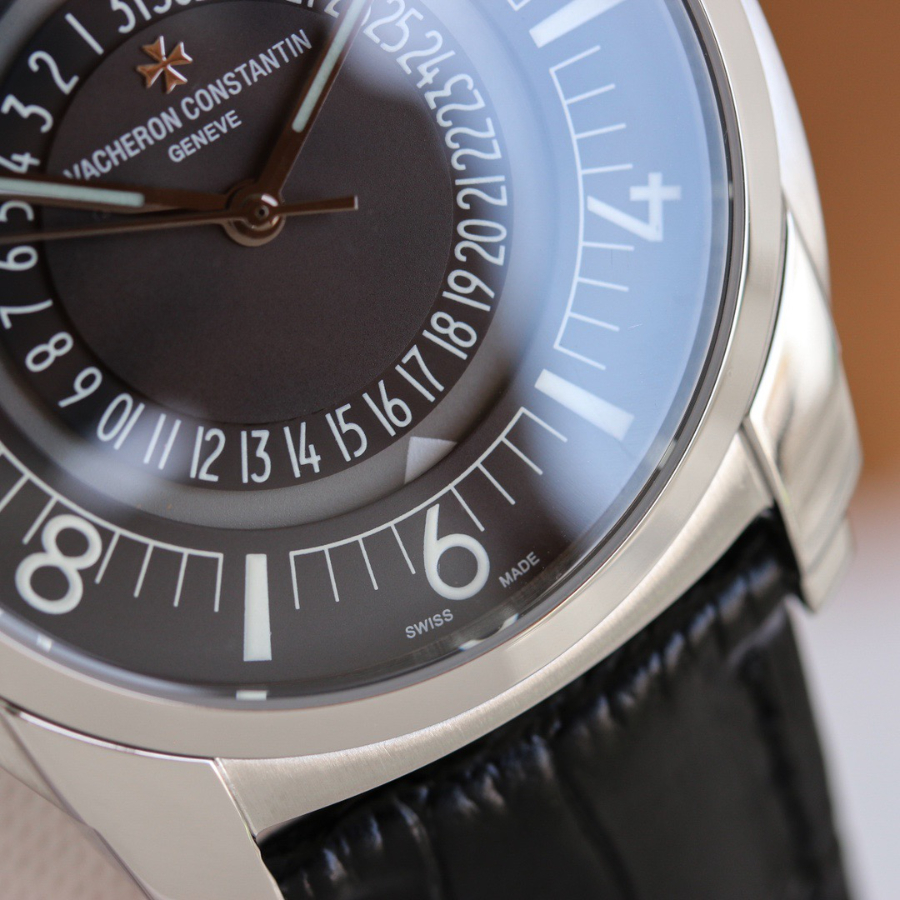 Vacheron Constantin Overseas 4500V 바쉐론 콘스탄틴 오버시즈 4500V 오토매틱 데이트 블랙다이얼 5