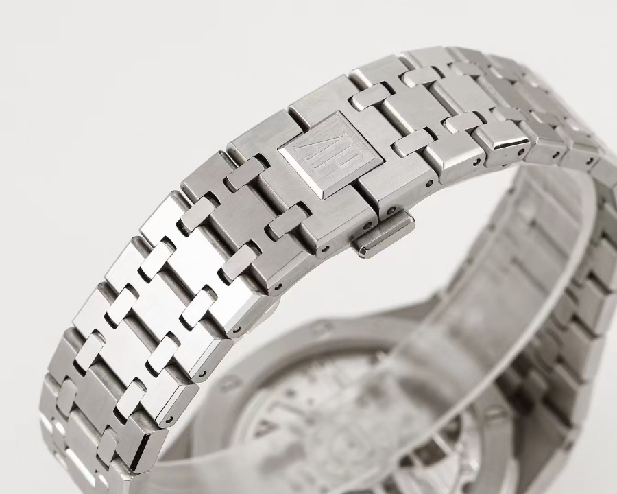 Audemars Piguet Royal Oak Ref.26730ST 오데마 피게 로얄 오크 오토매틱 플라잉 투르비용 41mm 그라데이션블루 11