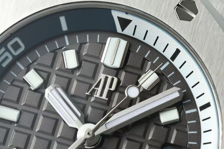 Audemars Piguet Royal Oak Offshore Diver 15720ST.OO.A009CA.01 오데마 피게 로열 오크 오프쇼어 다이버 15720 4