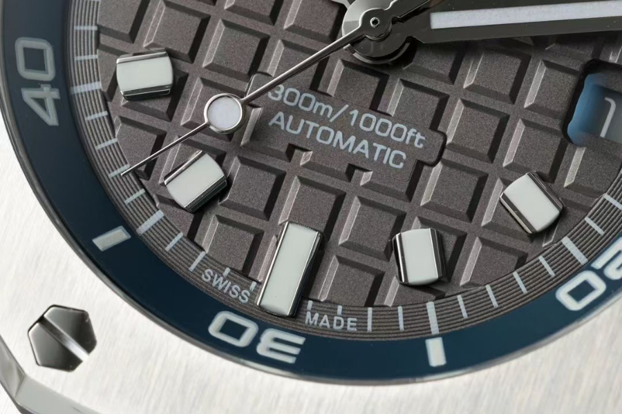 Audemars Piguet Royal Oak Offshore Diver 15720ST.OO.A009CA.01 오데마 피게 로열 오크 오프쇼어 다이버 15720 5