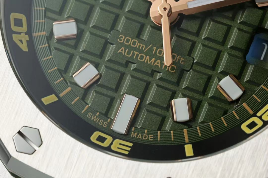 Audemars Piguet Royal Oak Offshore Diver 15720ST.OO.A009CA.01 오데마 피게 로열 오크 오프쇼어 다이버 15720 다크그린 5