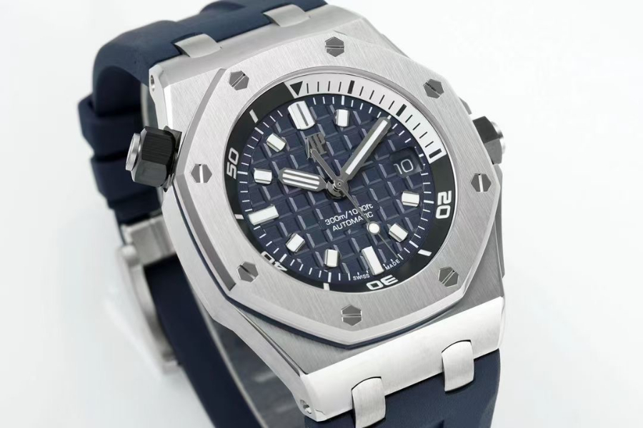 Audemars Piguet Royal Oak Offshore Diver 15720ST.OO.A009CA.01 오데마 피게 로열 오크 오프쇼어 다이버 15720 네이비 2