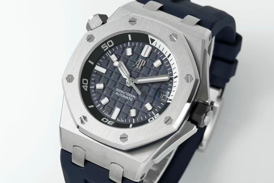 Audemars Piguet Royal Oak Offshore Diver 15720ST.OO.A009CA.01 오데마 피게 로열 오크 오프쇼어 다이버 15720 네이비 3