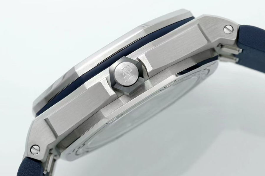 Audemars Piguet Royal Oak Offshore Diver 15720ST.OO.A009CA.01 오데마 피게 로열 오크 오프쇼어 다이버 15720 네이비 6