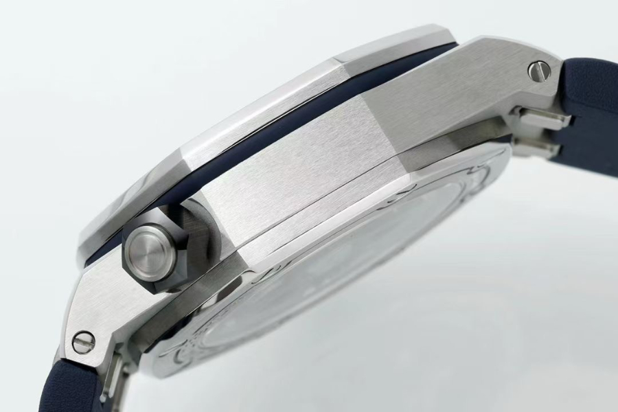 Audemars Piguet Royal Oak Offshore Diver 15720ST.OO.A009CA.01 오데마 피게 로열 오크 오프쇼어 다이버 15720 네이비 7