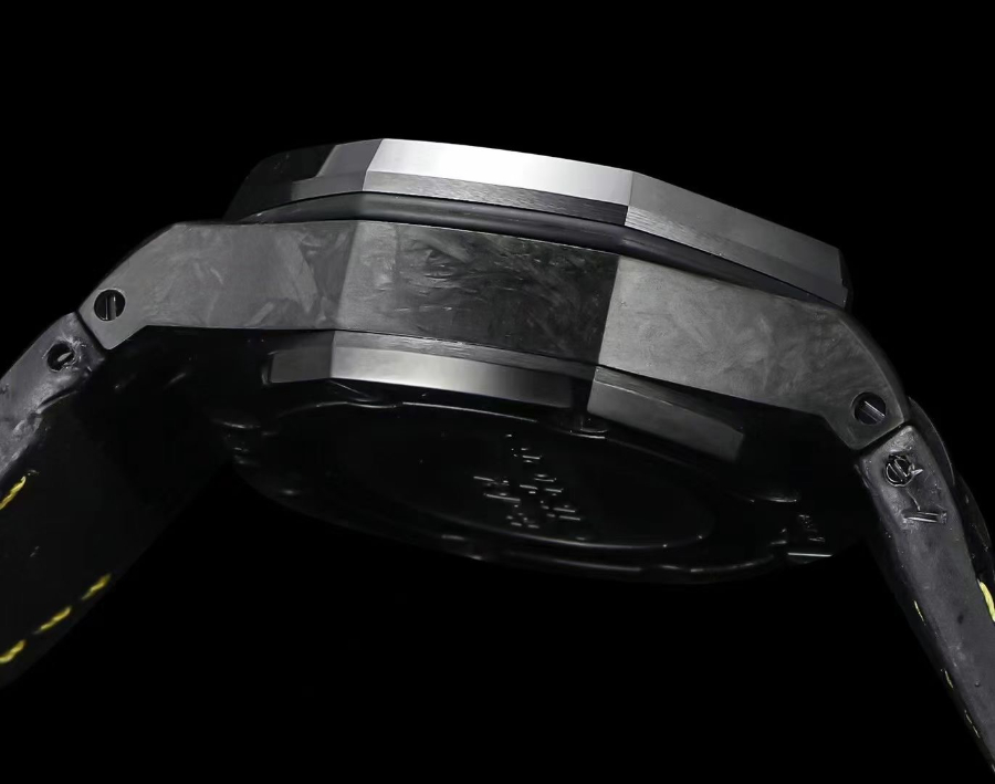 Audemars Piguet Royal Oak Offshore Chronograph 26400 오데마 피게 로열 오크 오프쇼어 크로노그래프 26400 블랙 옐로우 7